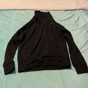 “hoodless” sweater with pockets
